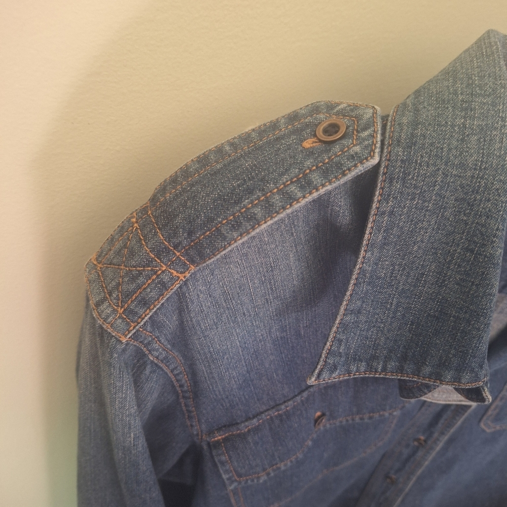 Ralph Lauren LRL Jeans Co. Lightweight Denim Button Up Shirt Elevated Casual EUC - Picture 5 of 6